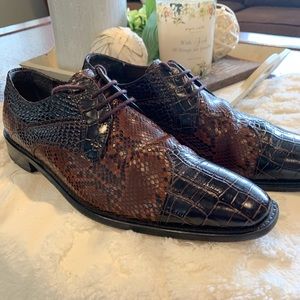 Men’s Stacy Adams dress shoes.